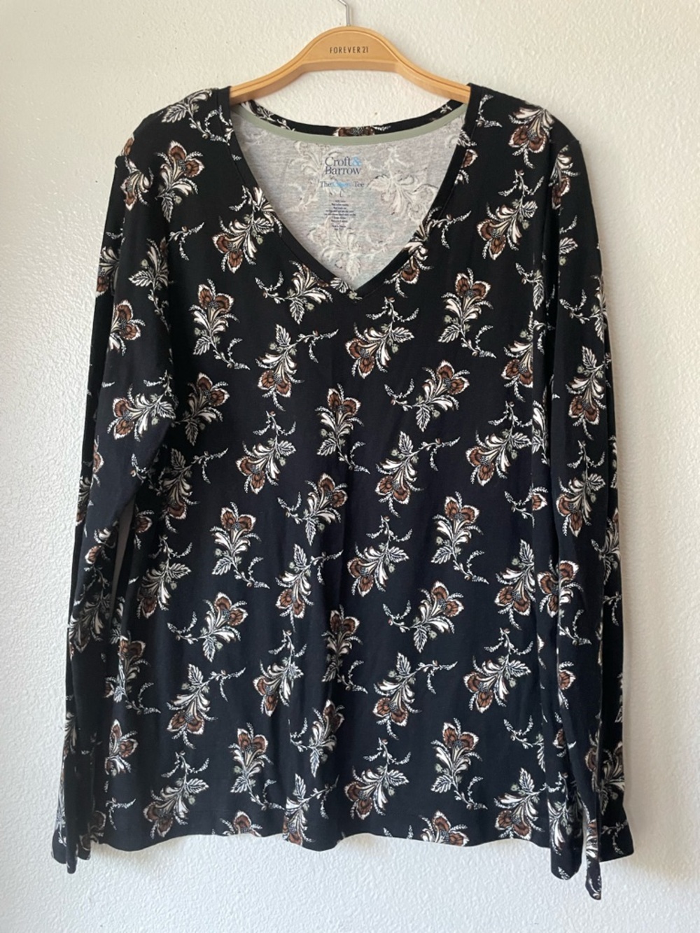 Croft & Borrow Black Paisley Flower top - Picture 2 of 3